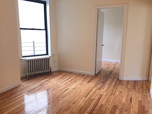 4th image of 510 E 119th St #4R