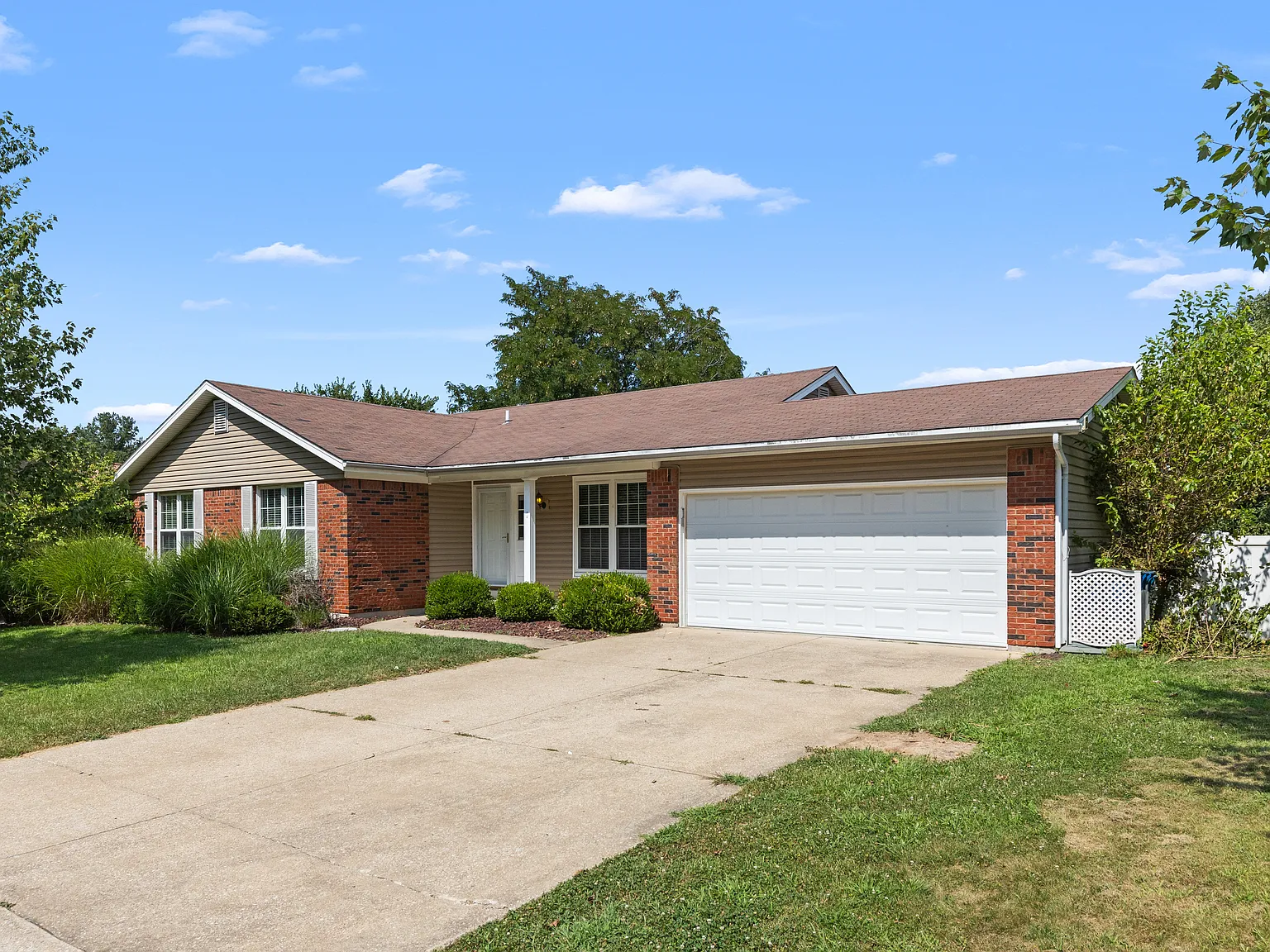 4 bed, 1662 sqft, $2,350 — Photo 2