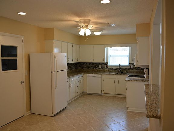 5th image of 618 Ferretti Ave