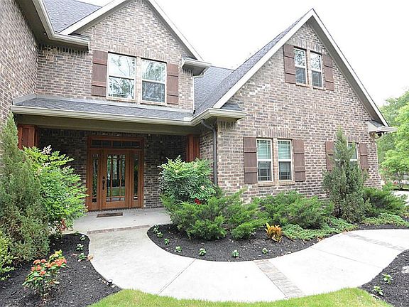 3rd image of 8960 Forest Lake Dr
