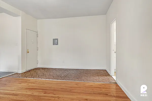 Rented by REZI | media 2