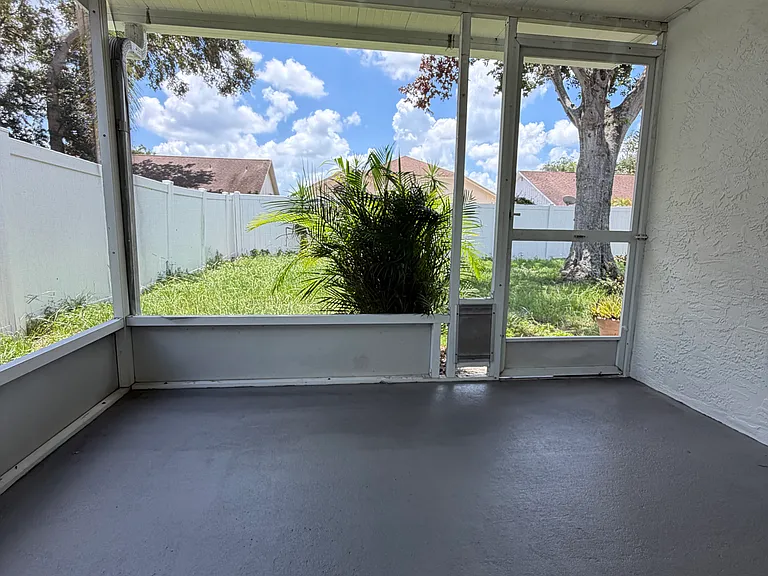 11005 Kenbrook Dr — Photo 17