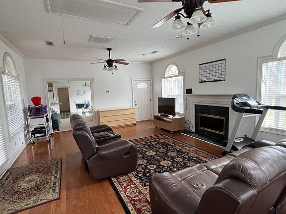 4th image of 3209 Stonemill Dr