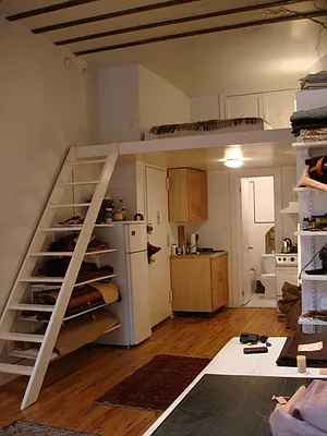 Rented by Perry Associates NYC Inc | media 13