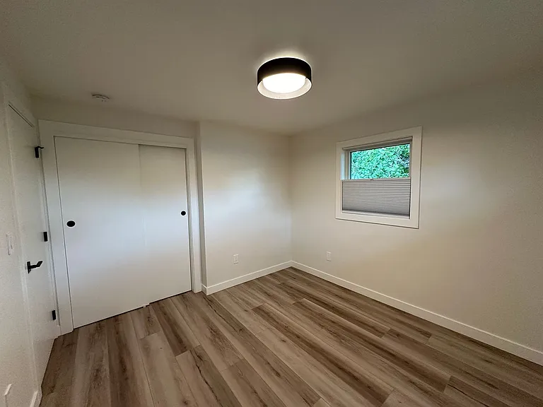 1019 Wilson St — Photo 8