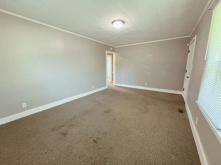 156 Brookston Rd — Photo 2