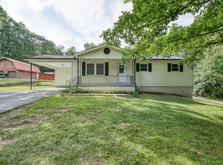 2760 Hanging Limb Rd, Monterey, TN 38574
