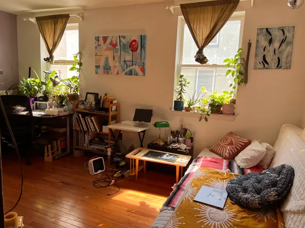 818 South St APT 2, Philadelphia, PA 19147