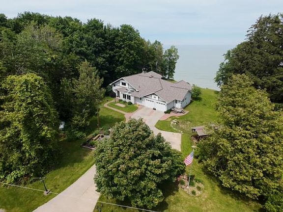 3rd image of 9214 N Lakeshore Dr