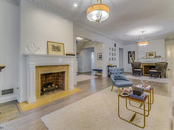 3rd image of 54 Western Dr