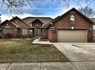 8135 Lindamar Ln, Shelby Township, MI 48316