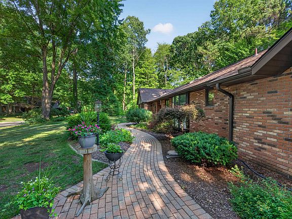 3rd image of 5616 Pine Meadow Dr