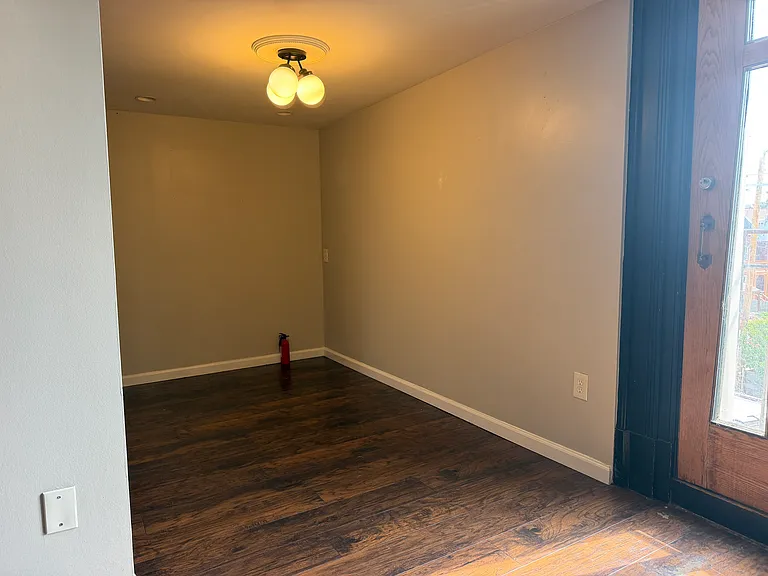1054 S Kingshighway Blvd #N — Photo 10