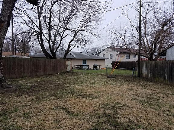 3rd image of 3005 Bel Air Dr
