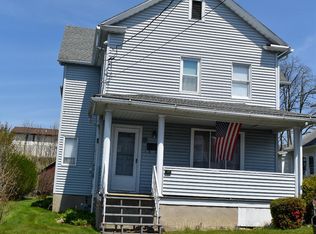36 New St, Hudson, PA 18705