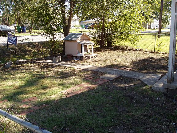 5th image of 606 N Louisiana Dr