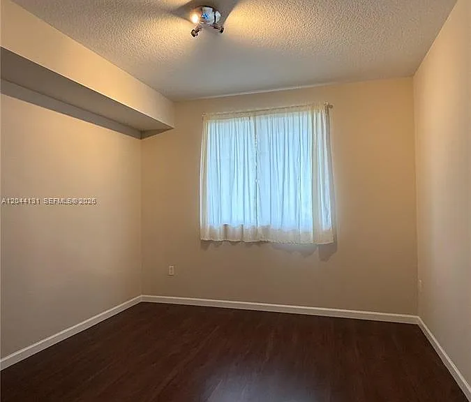 600 NE 27th St #802 — Photo 21