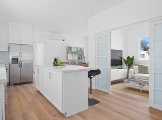 13804 Moorpark St #B, Sherman Oaks, CA 91423