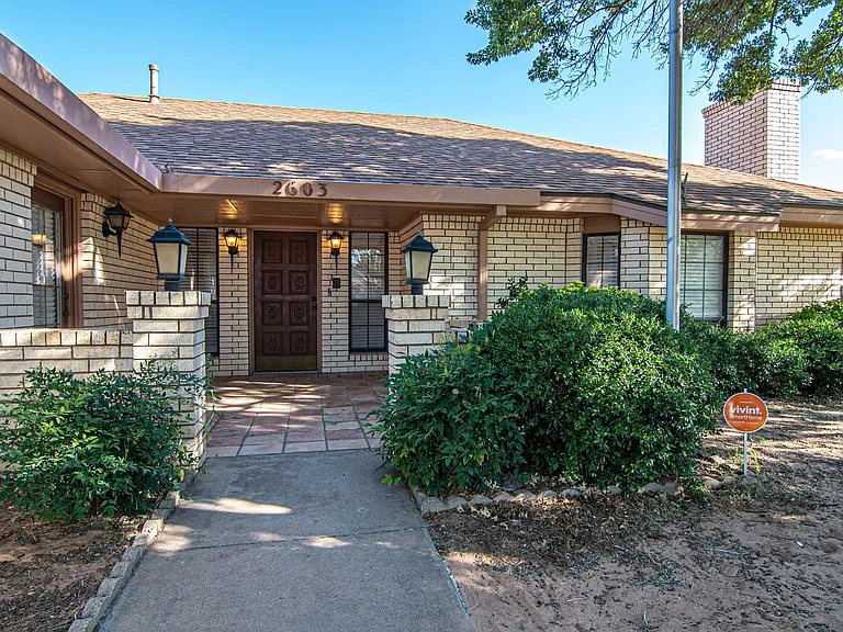 2603 Caldera Dr — Photo 2