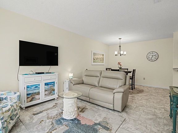 5th image of 601 Indian Wells Ct. #601