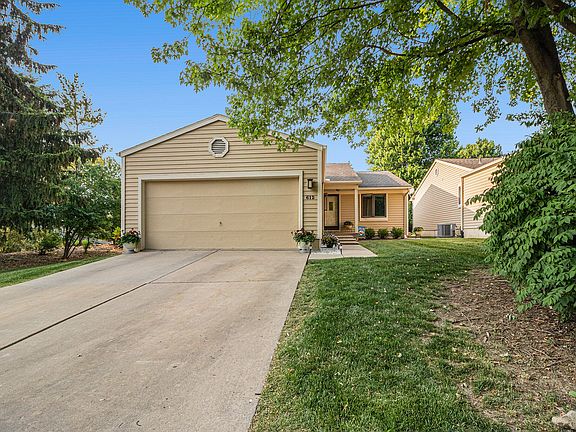 2nd image of 612 Woodcreek Cir Unit 38