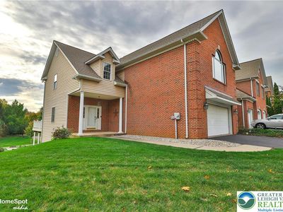 552 Parkside Ct, Allentown, PA, 18104