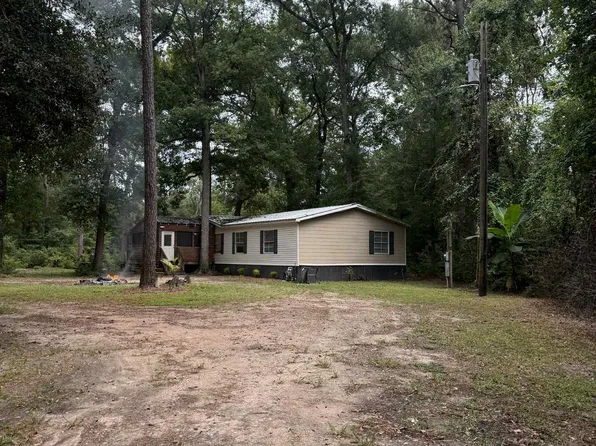 243 Lure Ln, Livingston, TX 77351