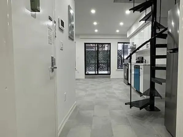 346 West 53rd Street image 4 of 13