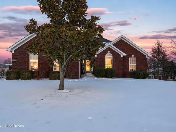 200 E Woodlake Cir, Mount Washington, KY 40047