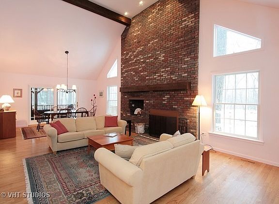 2nd image of 28600 N Vernon Ct