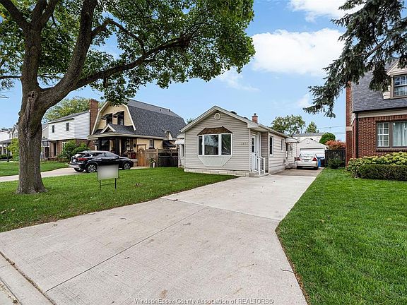 2nd image of 2032 Verdun Ave