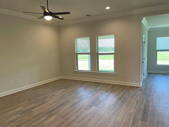 2nd image of 443 Rue Evangeline