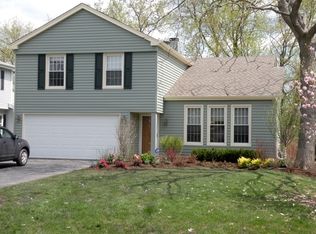 715 Juneway Ave, Deerfield, IL 60015