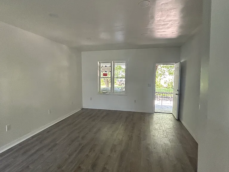 202 Carlisle St — Photo 1