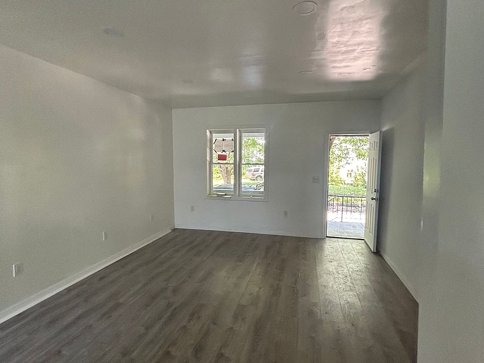 1st image of 202 Carlisle St