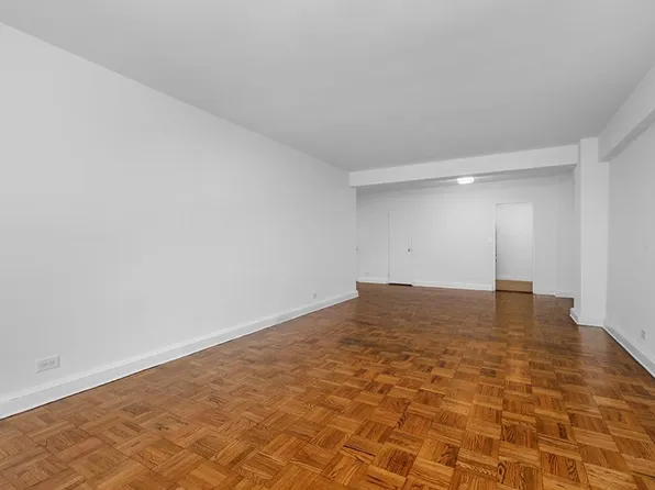 136 East 55th Street image 1 of 7