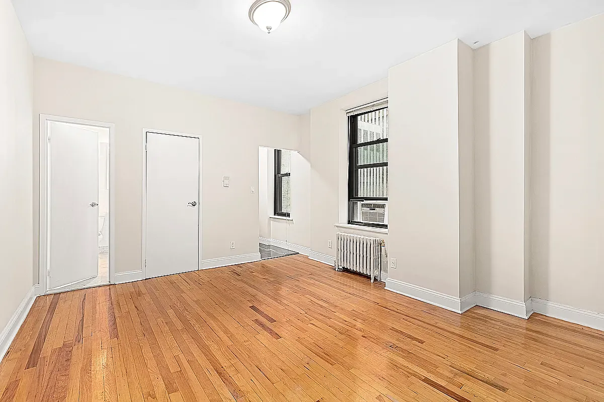 150 West 47th Street — Photo 1