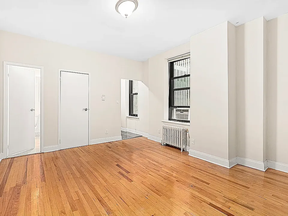 150 W 47th St #2E