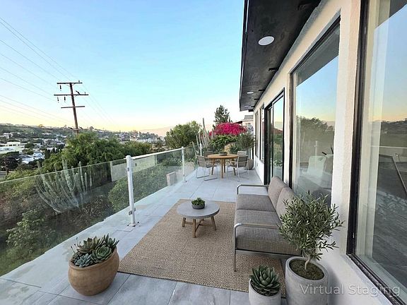 3rd image of 805 Divina Vista St