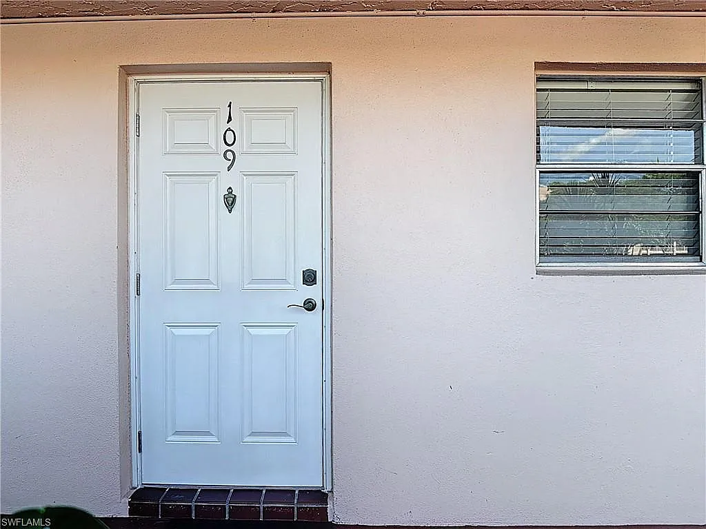 2 bed, 2.0 bath, 842 sqft, $3,200 — Photo 3