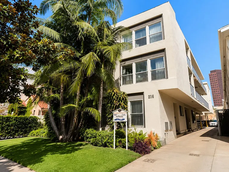 Spacious Beverly Hills 1 Bedroom with Covered Parking at 216 S. Gale Dr Beverly Hills, CA 90211 — Photo 8