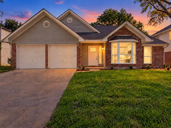 7440 Bear Lake Dr, Fort Worth, TX 76137