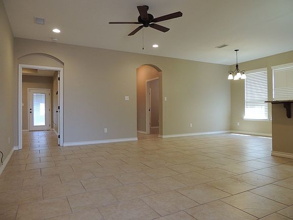 3rd image of 4810 Pleasant Dr