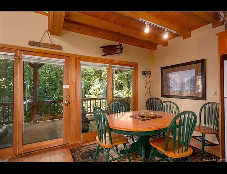 26 Marion Dr — Photo 3