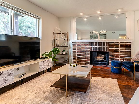 5th image of 100 E Candlewyck Dr #609