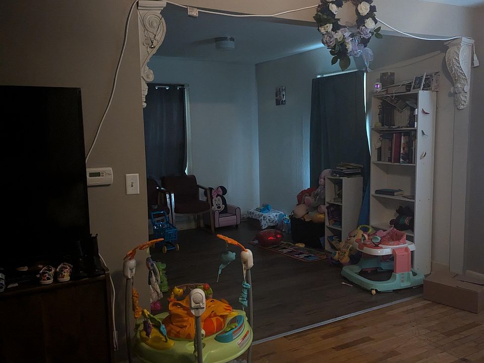 2nd image of 205 W Grand Ave