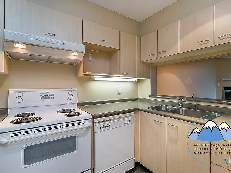1148 Heffley Cres #704 — Photo 3