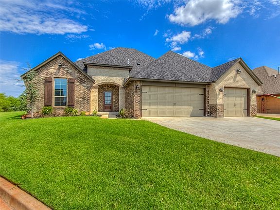 2nd image of 3001 Chesterfield Pl