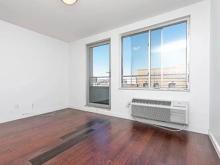 286 Stanhope St #5B — Photo 1