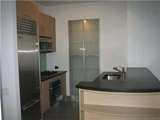 Sold by RES New York | media 6